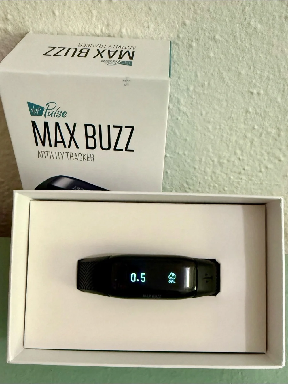 Max Buzz Activity Tracker - Black